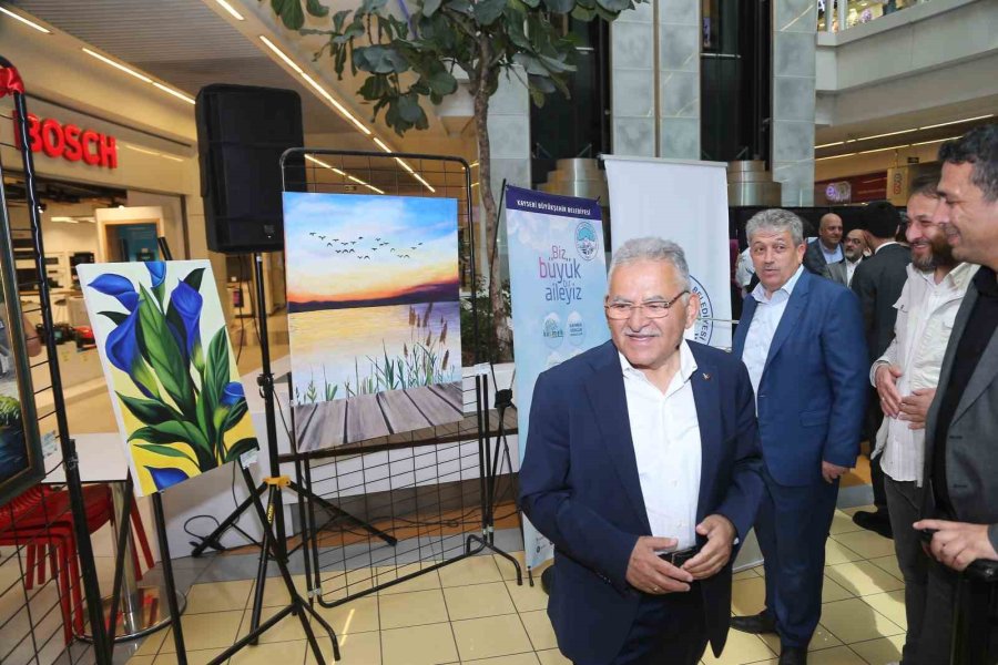 Başkan Büyükkılıç, ’sağlık Hayattır, Sanat Hayattır’ Sergisini Gezdi