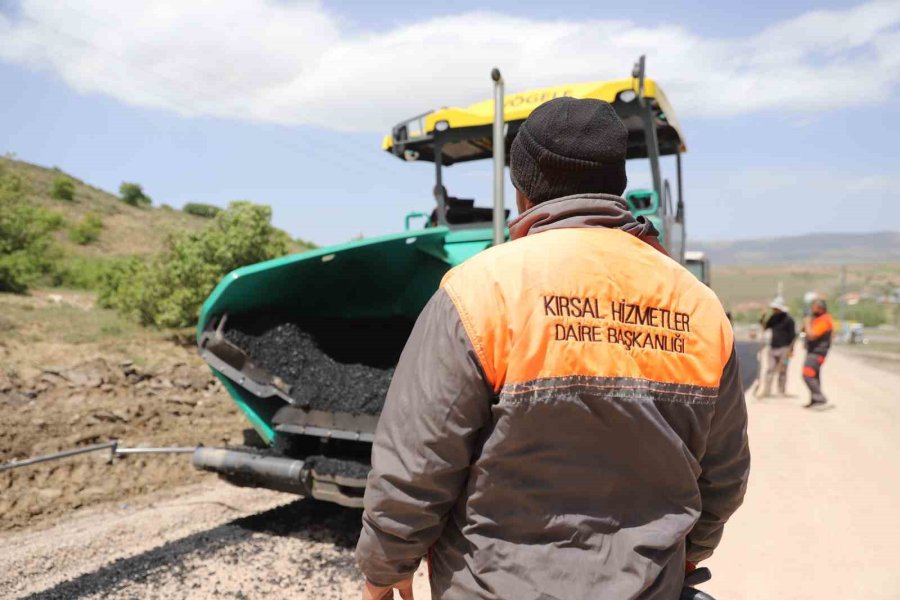 Yeni İş Makineleri Pınarbaşı’nda Yol Çalışması Yaptı