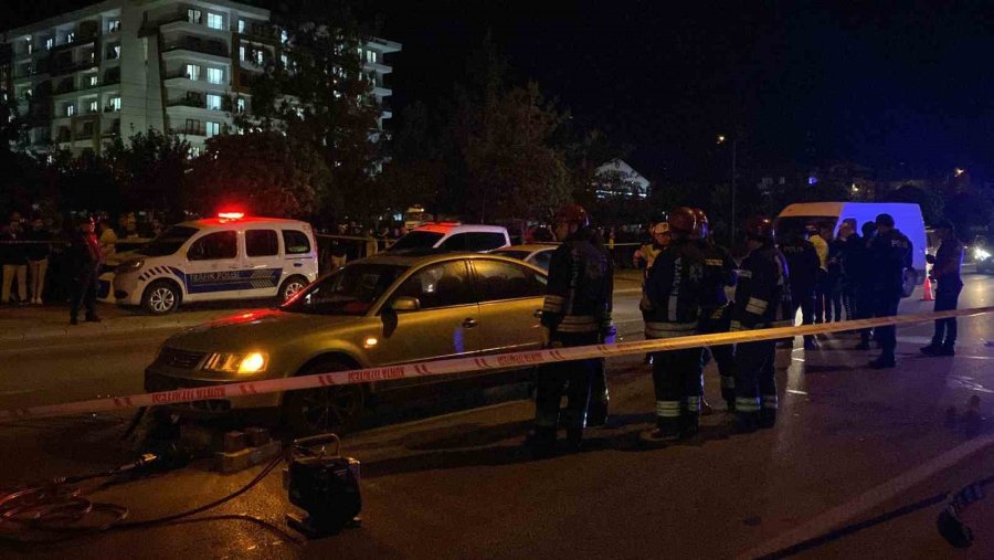 Otomobilin Çarptığı Motosiklet Sürücüsü Hayatını Kaybetti