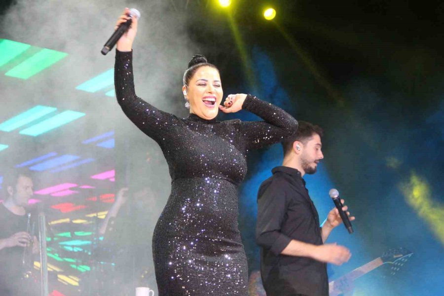 Zara Ve Eypio, Mut’ta Hayranlarıyla Buluştu