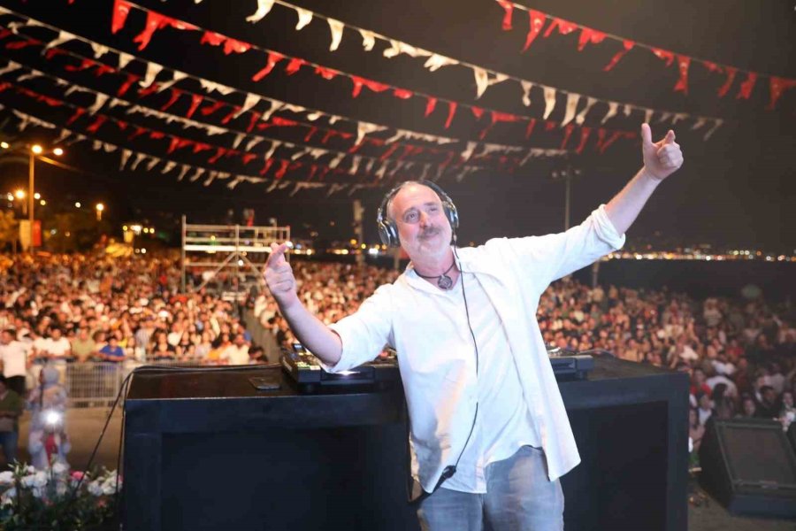 22. Alanya Uluslararası Kültür Sanat Ve Turizm Festivali Yeni Türkü Konseriyle Sona Erdi