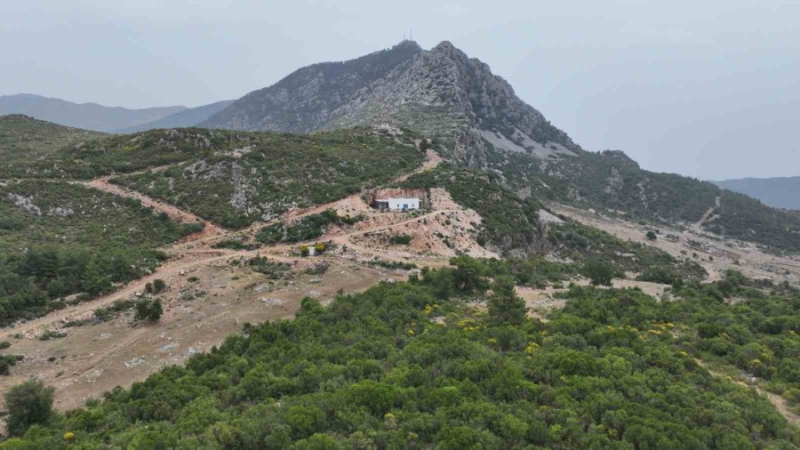 Kumluca’nın Kırsal Mahallelerinde İçme Suyu Hatlarını Yeniliyor