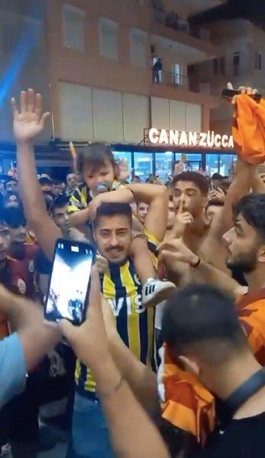 Antalya’da Kutlamalara Damga Vuran Dostluk Görüntüsü