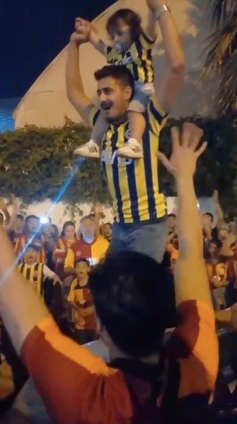 Antalya’da Kutlamalara Damga Vuran Dostluk Görüntüsü