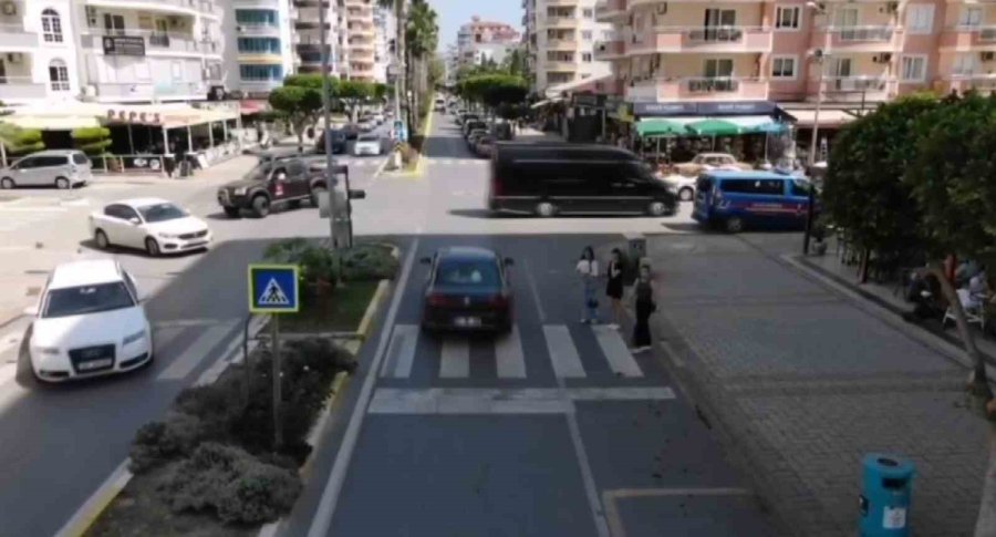 Alanya’da Jandarmadan Dron Destekli Trafik Uygulaması