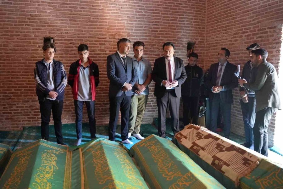 880 Yıllık Tarihi Yerinde Öğrendiler