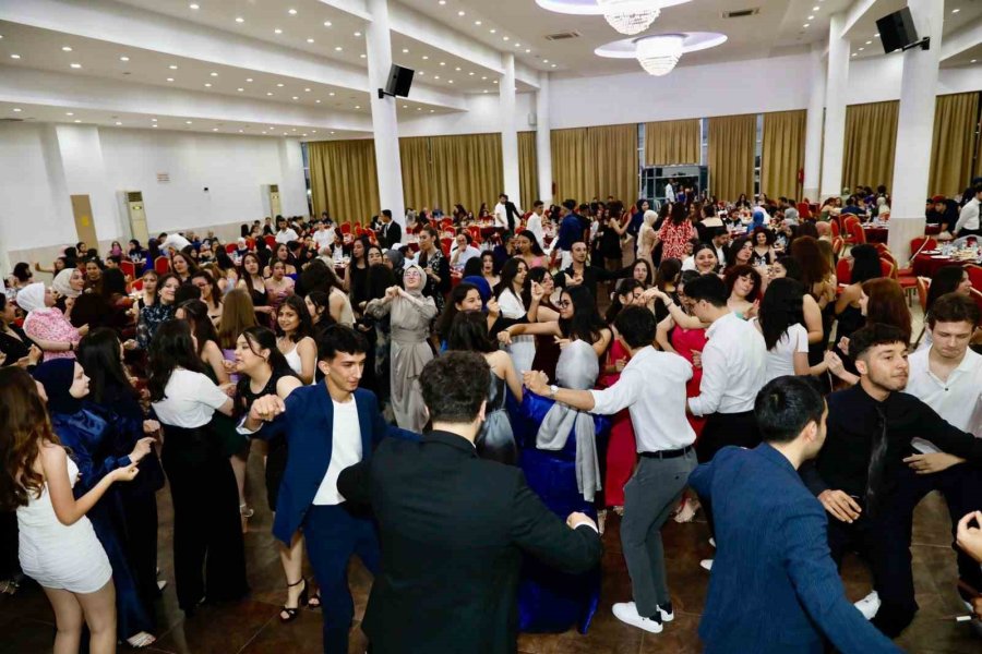 Alanya’da Öğrencilere Üniversite Sınavı Öncesi Moral