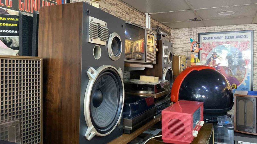 Anısı Olan Gramofon, Plak Ve Antika Radyolar Konyalı Tamirciye Emanet