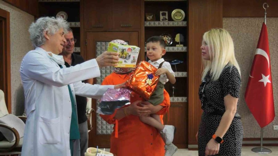Dünyada İlk Kez Yapılan Rahim Nakliyle Doğan Ömer Özkan Bebek 4 Yaşında