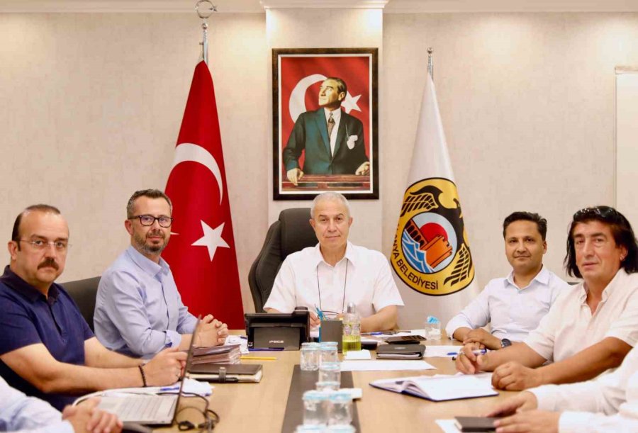 Başkan Özçelik’ten Çay Bahçesi, Plajlar Ve İnşaatlarla İlgili Açıklama