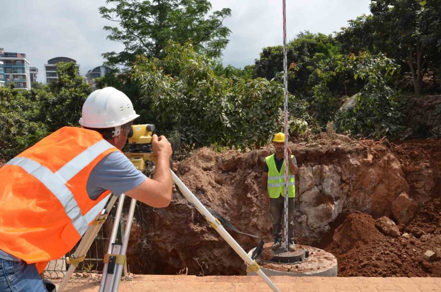 Antalya Büyükşehir’den Oba Mahallesi’ne Kanalizasyon Hattı