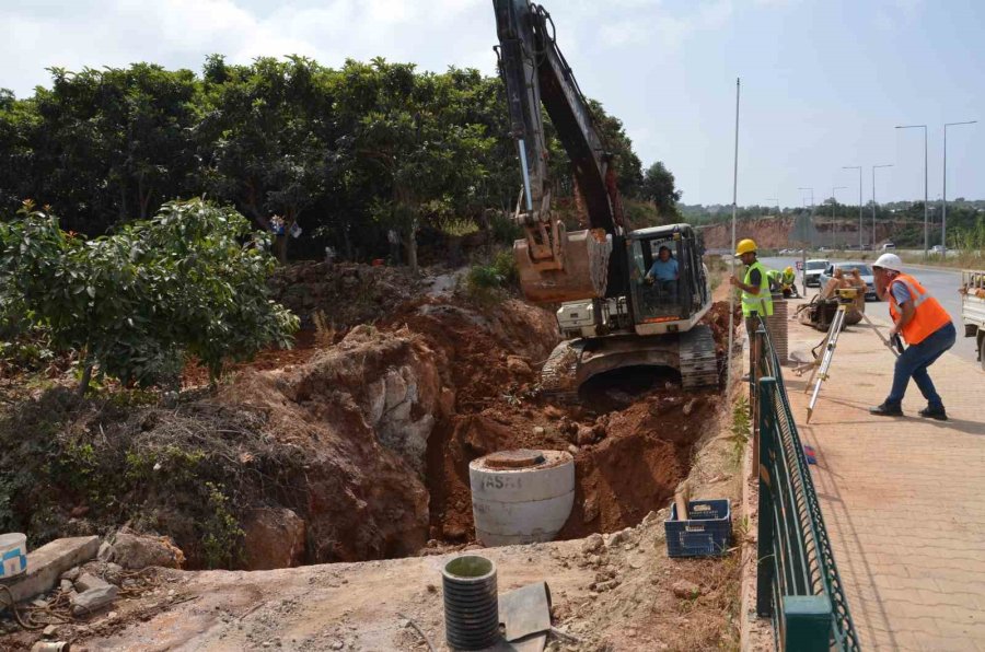 Antalya Büyükşehir’den Oba Mahallesi’ne Kanalizasyon Hattı