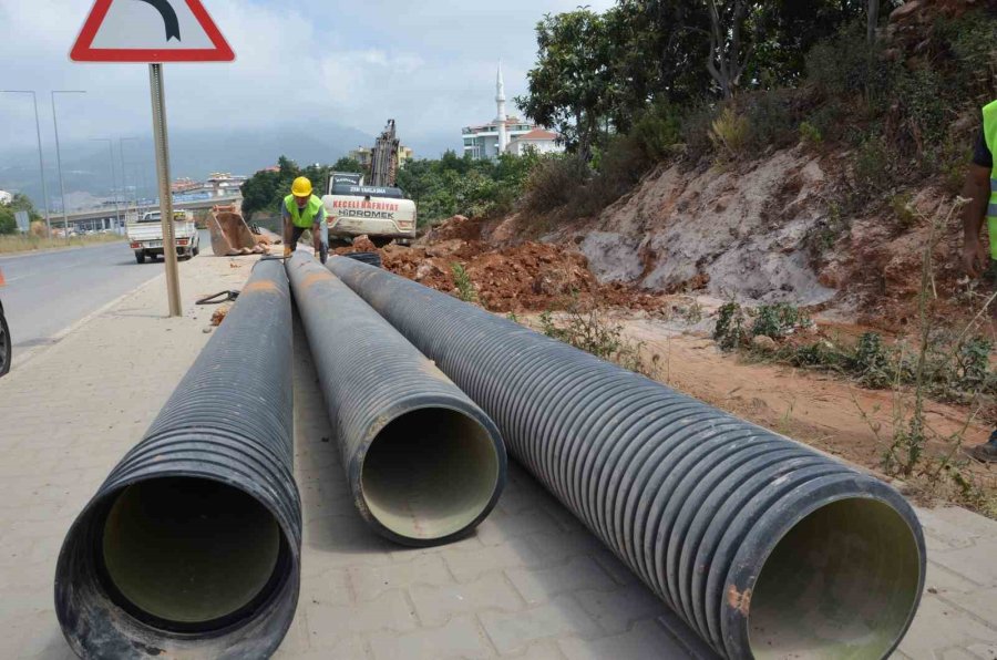 Antalya Büyükşehir’den Oba Mahallesi’ne Kanalizasyon Hattı