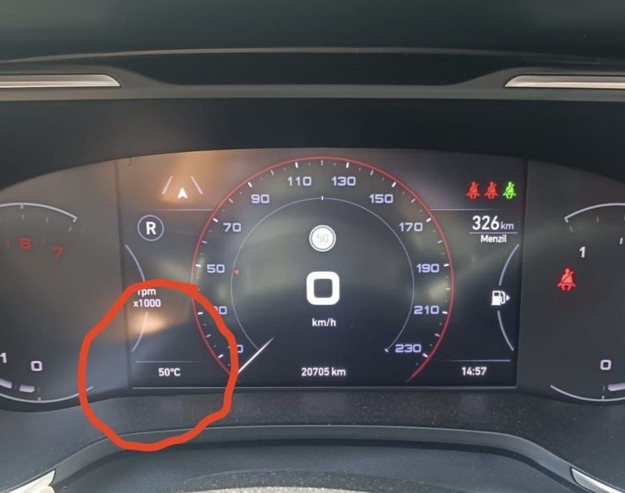 Alanya’da Sıcaklık Araç Termometresinde 50 Dereceye Ulaştı