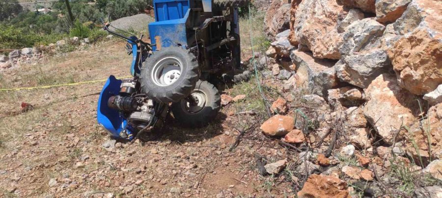 Devrilen Patpatın Altında Kalan Adam Hayatını Kaybetti