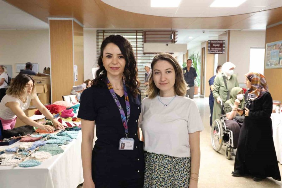 Psikiyatri Servisinde Yatan Hastaların El Emeği Ürünleri Sergilendi