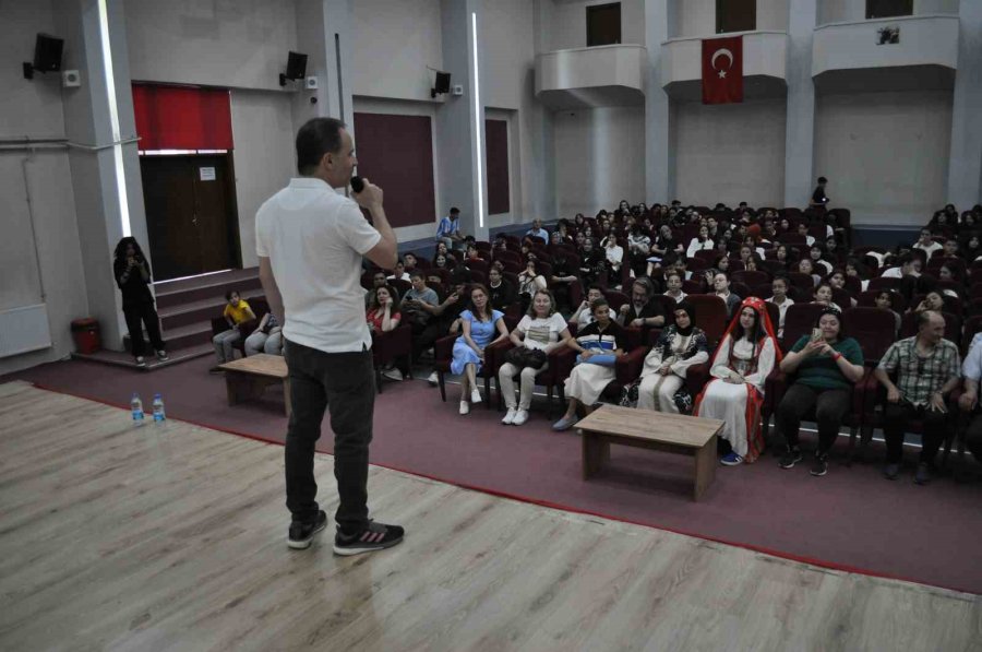 Lise Öğrencilerine Mezuniyet Sonrası Almanya’da İş İmkanları Anlatıldı