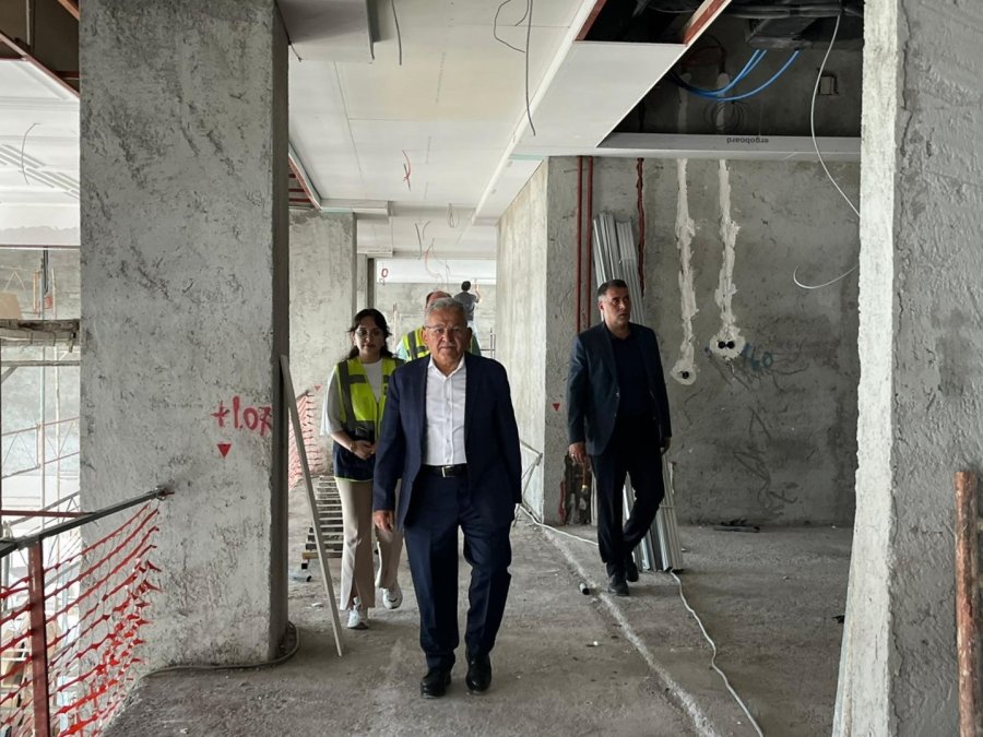 Başkan Büyükkılıç, Devam Eden Şantiyeleri İnceledi