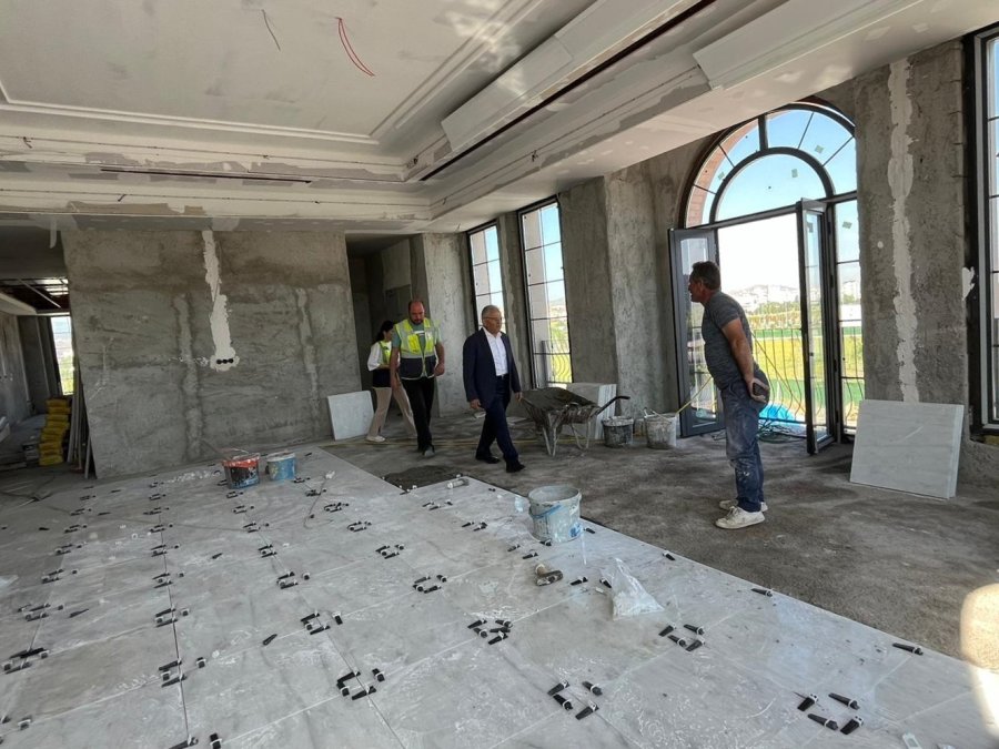 Başkan Büyükkılıç, Devam Eden Şantiyeleri İnceledi