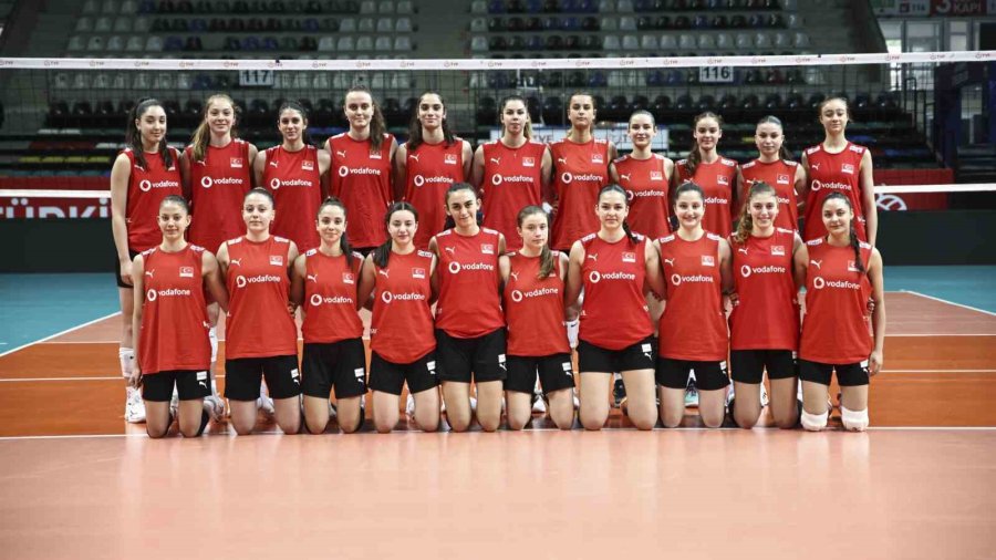 Minel Nefin Özen, Milli Takım Kampında