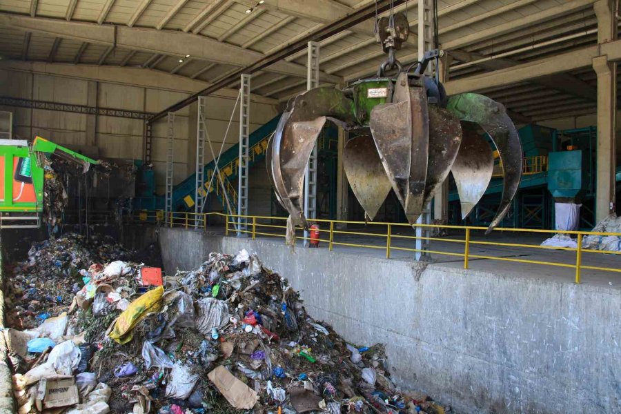 Çöpten Üretilen Elektrikle 100 Bin Konutun Aydınlatma İhtiyacı Karşılanacak