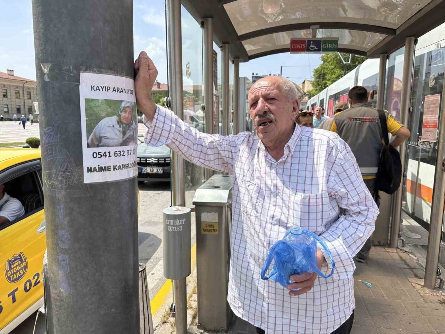 Yaşlı Adam Kaybolan Eşini 5 Gündür Sokaklarda Arıyor