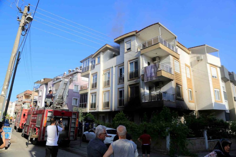 Alevlerin Ortasında Kalmaktan Komşuları Kurtardı