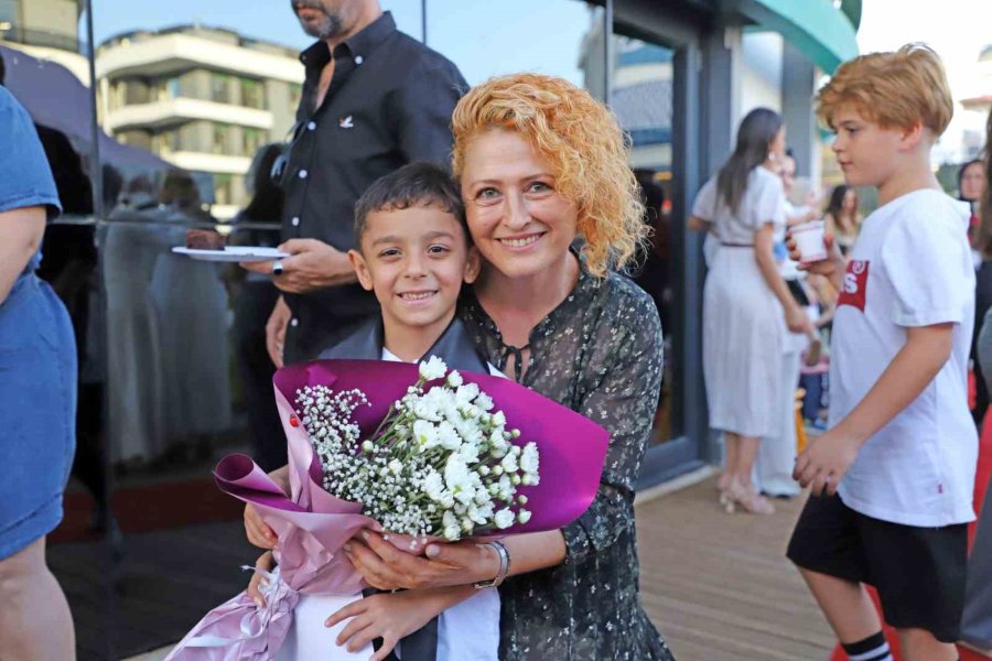 Alanya Belediyesi Kreş Ve Çocuk Akademisi’nde Mezuniyet Heyecanı