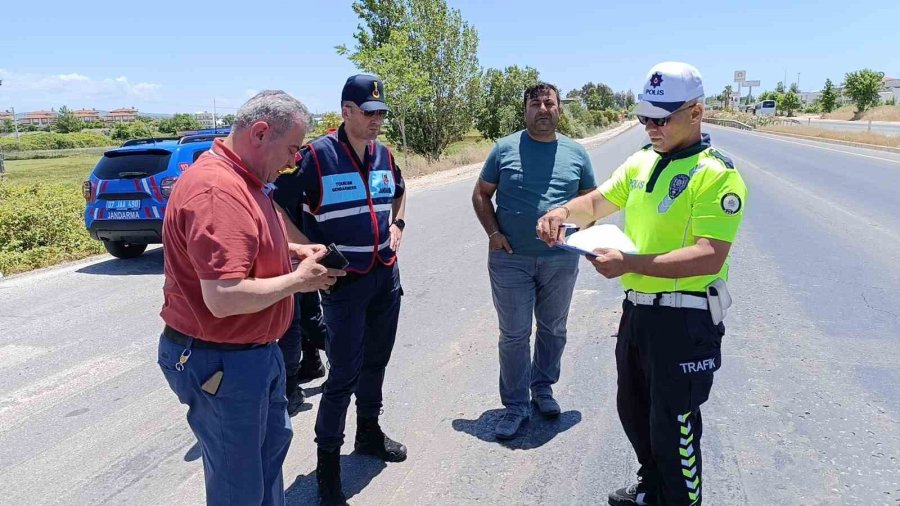 Kırmızı Işıkta Duran Ticari Araçtaki Aile Facianın Eşiğinden Döndü
