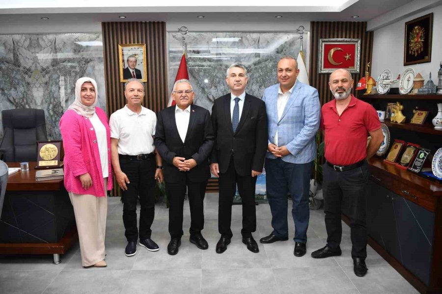 Başkan Büyükkılıç’tan Kızılay’a ‘156’ncı Yıl’ Ziyareti