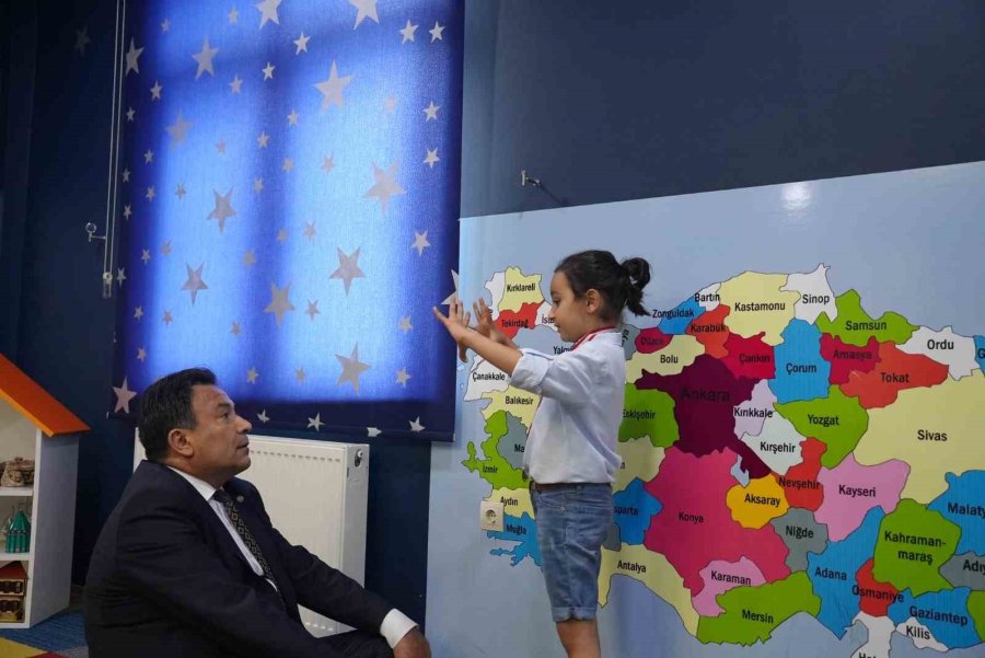 6 Yaşında Tarih Dersi Verdi