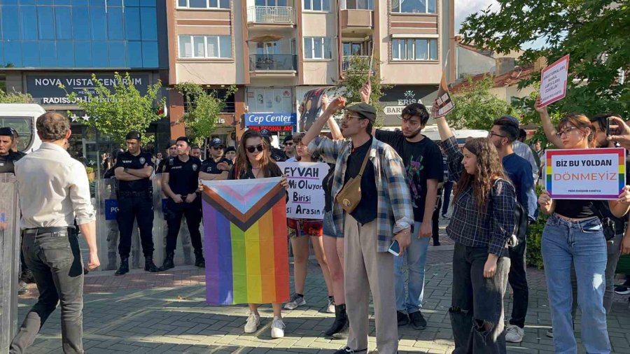 Polis Müdahalesiyle Gözaltına Alınan 10 Lgbt’li Eylemciden 4’ü Hakkında ‘adli Kontrol’ Kararı Verildi