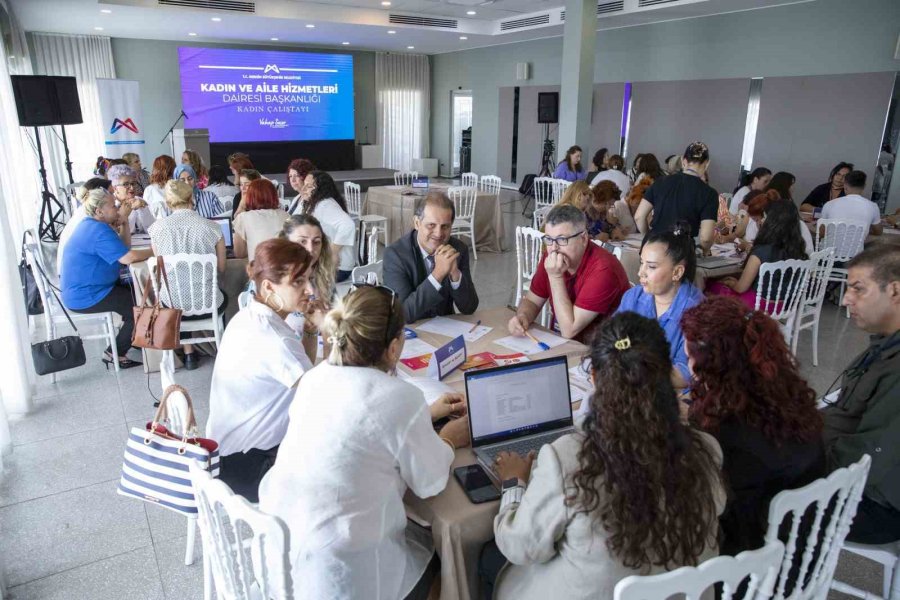 Mersin’de ’kadın Çalıştayı’ Gerçekleştirildi