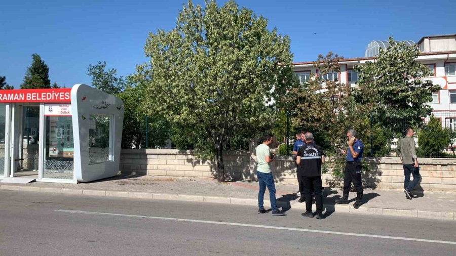 Lise Öğrencilerinin Bıçakla Şakası Hastanede Bitti