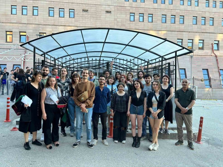 Polis Müdahalesiyle Gözaltına Alınan 10 Lgbt’li Eylemciden 4’ü Hakkında ‘adli Kontrol’ Kararı Verildi