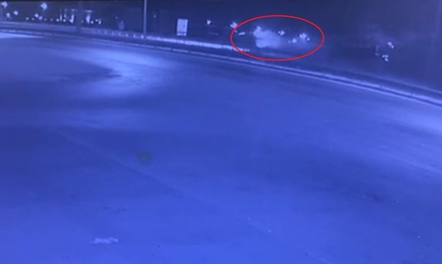 Takla Atan Araçtan Fırlayarak Ağır Yaralanan 22 Yaşındaki Sürücü Hayatını Kaybetti
