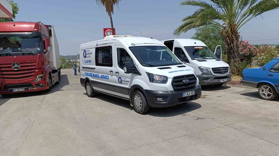 Tur Minibüsü Sürücüsü Park Ettiği Araç İçerisinde Ölü Bulundu