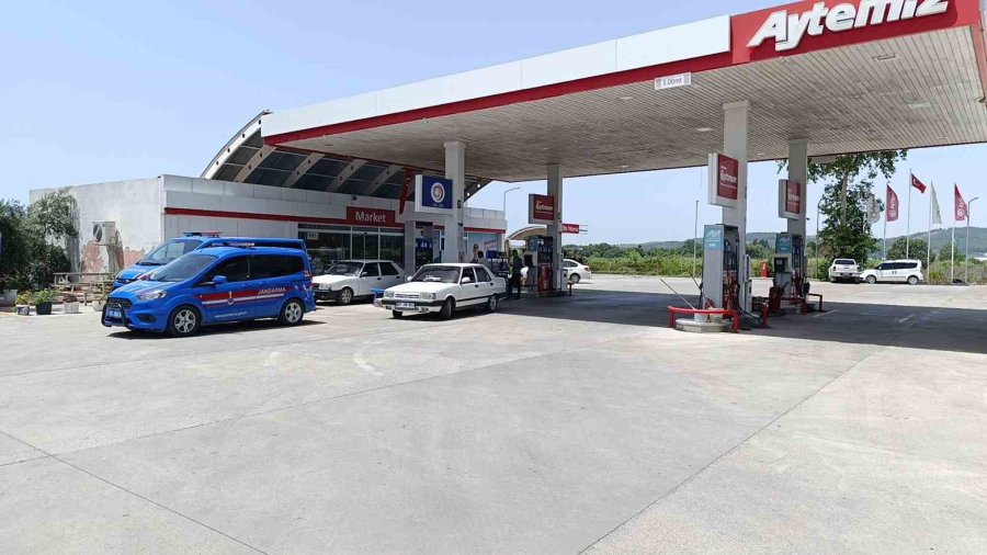 Tur Minibüsü Sürücüsü Park Ettiği Araç İçerisinde Ölü Bulundu