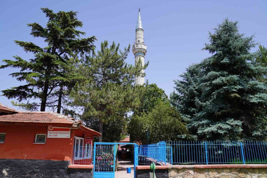 Tepebaşı’ndaki Camilerde Kurban Bayramı Temizliği