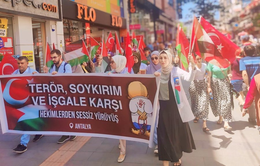 Hekim Ve Sağlık Çalışanlarından Filistin İçin ‘sessiz Yürüyüş’