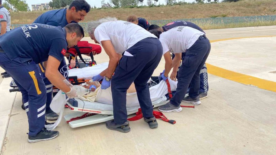 Ambulans Helikopter Kalp Hastası İçin Karaman’dan Antalya’ya Havalandı