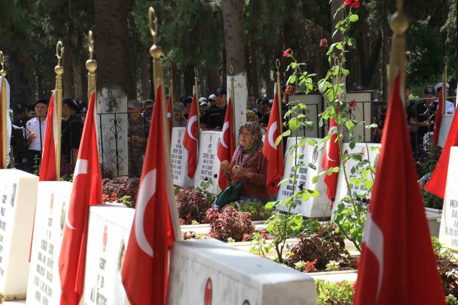Mersin’de Kurban Bayramı Öncesi Şehitler Unutulmadı