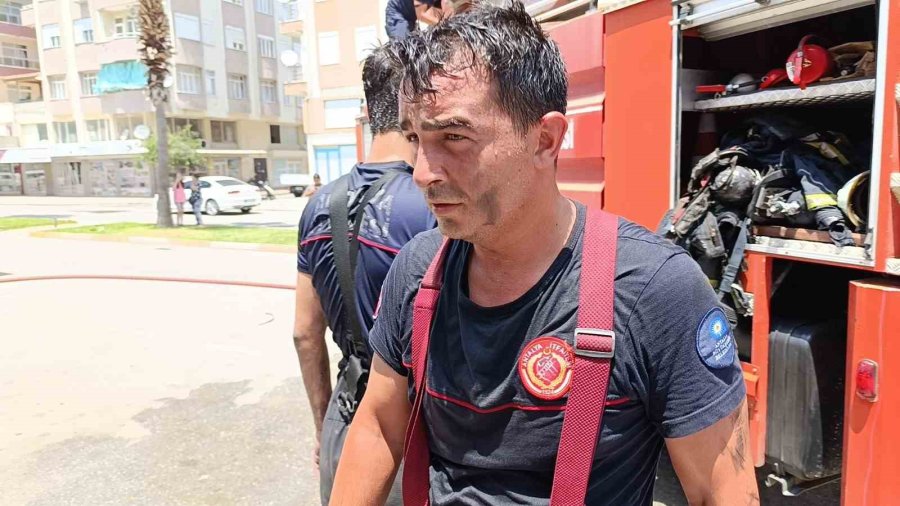 Antalya’da Korkutan Yangın, Plastik Deposuna Sıçramadan Söndürüldü