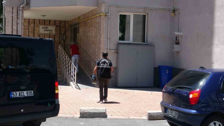 Bayramları Hüzne Dönüştü: 57 Yaşındaki Şahıs Evinde Ölü Bulundu