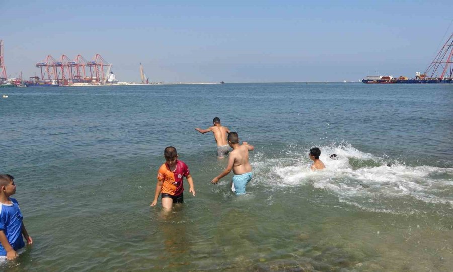 Mersin’de Nem Oranı Yüzde 75’lere Ulaşırken, Hissedilen Hava Sıcaklığı 35 Dereceyi Aştı