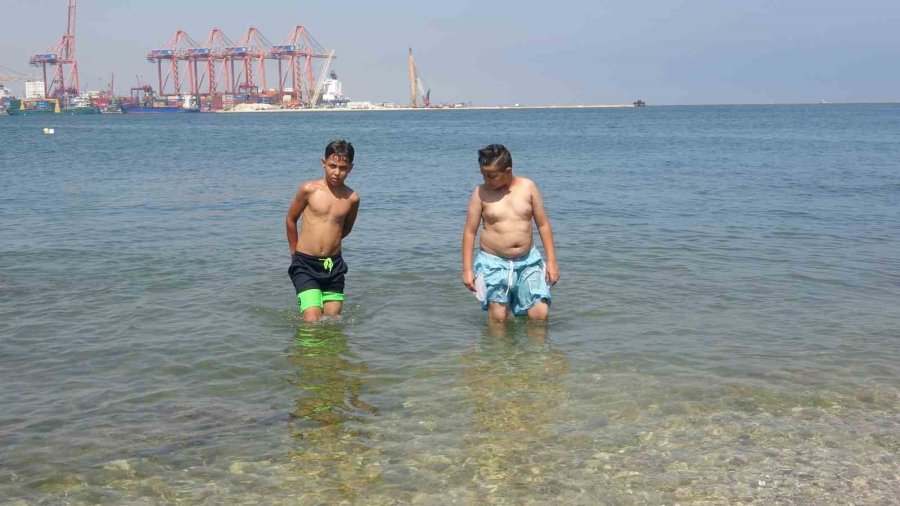 Mersin’de Nem Oranı Yüzde 75’lere Ulaşırken, Hissedilen Hava Sıcaklığı 35 Dereceyi Aştı