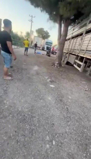 Eski Eşini Boğazından Bıçaklayıp, Ölene Kadar Başında Bekledi