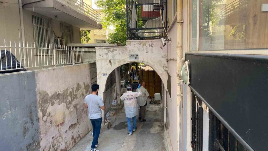 Antalya’da Yalnız Yaşayan Adam Ev Sahibi Tarafından Ölü Bulundu