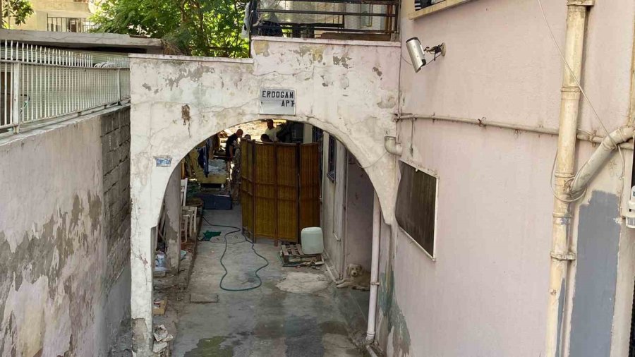 Antalya’da Yalnız Yaşayan Adam Ev Sahibi Tarafından Ölü Bulundu