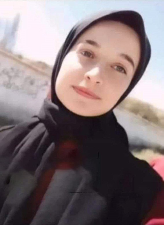 Niğde’de Akrabaların Arazi Kavgasında Ölen Anne Ve Kızı Gözyaşları İle Toprağa Verildi